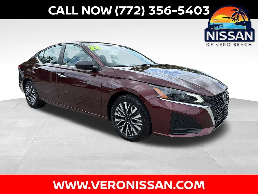 Certified Used 2024  Nissan 2.5 SV image 1