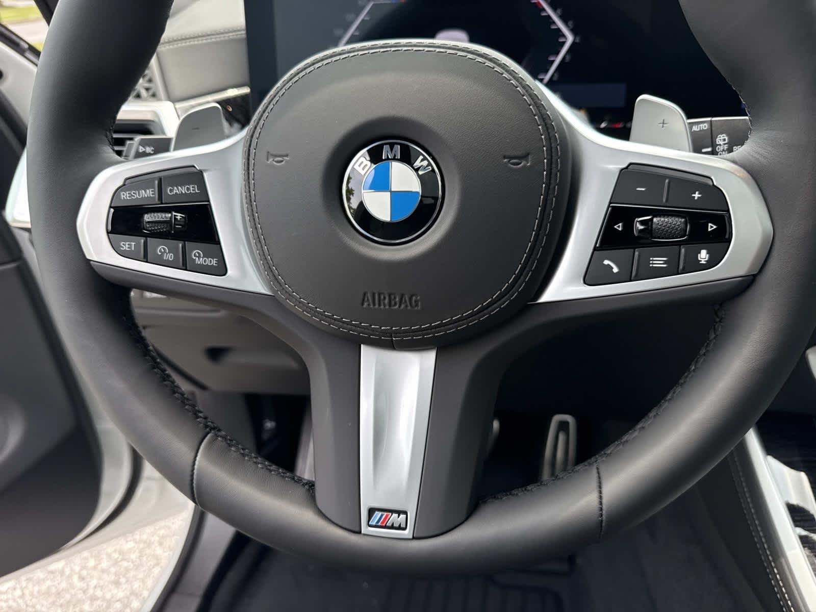 New 2026 Mineral White Metallic BMW xDrive40i image 18