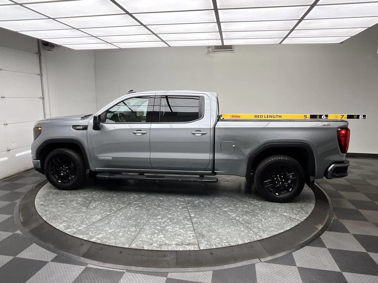 Used 2025 Sterling Metallic GMC Elevation image 7