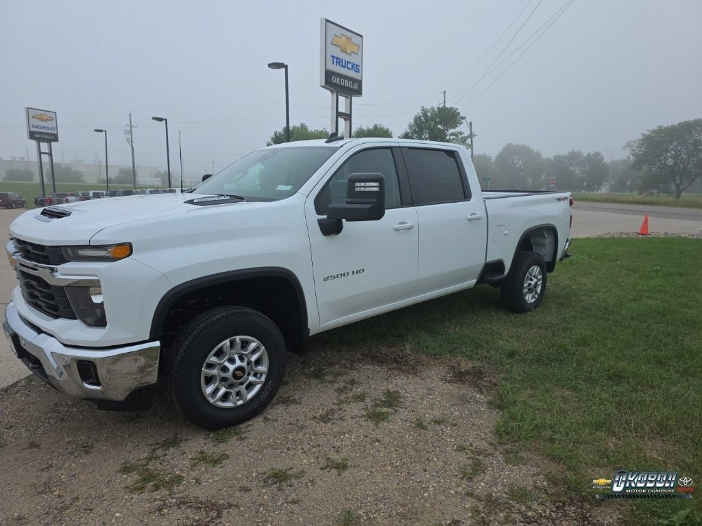 New 2026 Summit White Chevrolet LT image 5