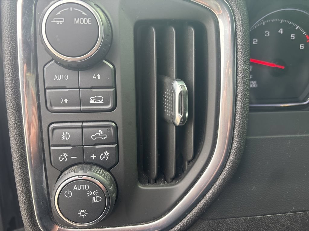 2020 Chevrolet Silverado 1500 RST - Photo 18