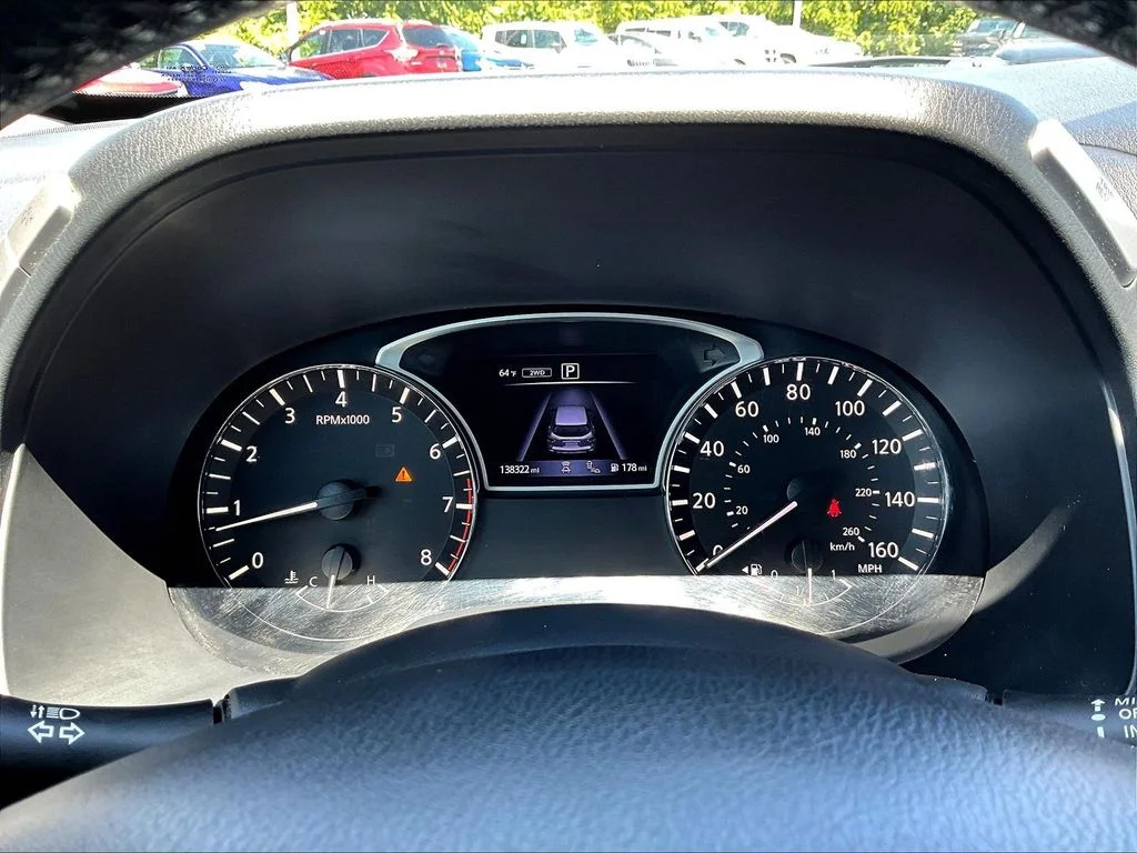 Used 2020 Black Nissan Platinum image 17