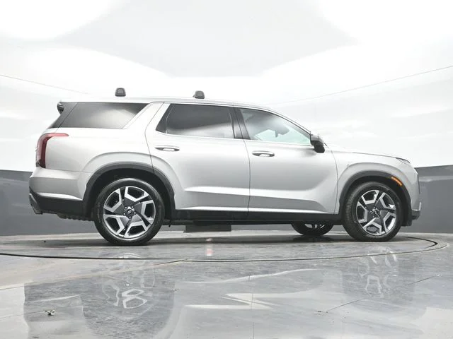 Used 2024 Silver Hyundai SEL image 25