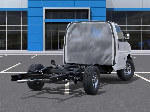 New 2026 Summit White Chevrolet 1WT image 4