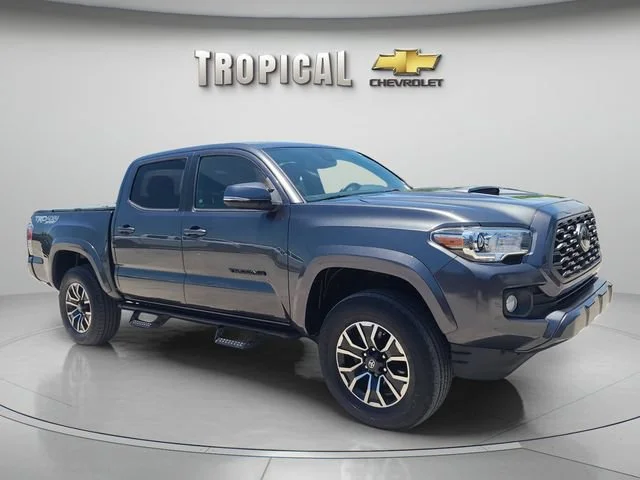 Used 2020 Gray Toyota SR5 image 7