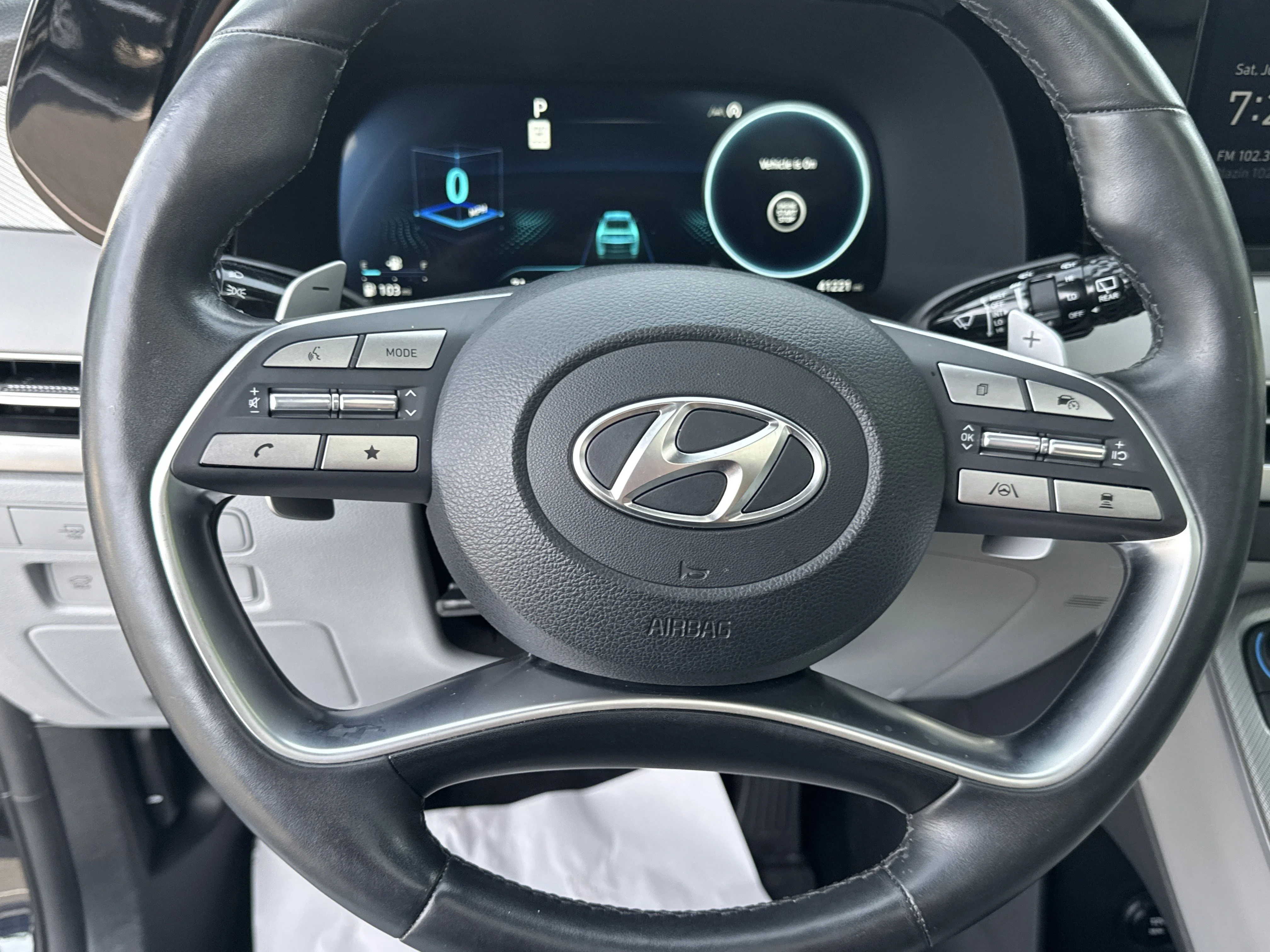 Used 2023 Moonlight Cloud Hyundai SEL image 18