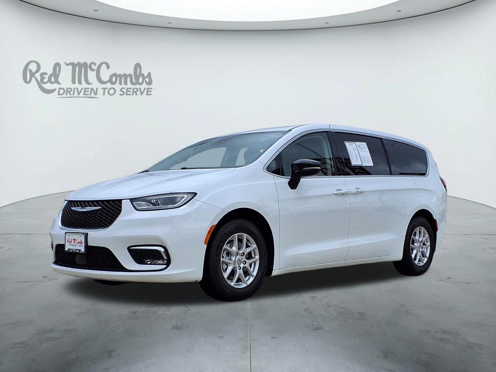 2024 Chrysler Pacifica Touring L's photo