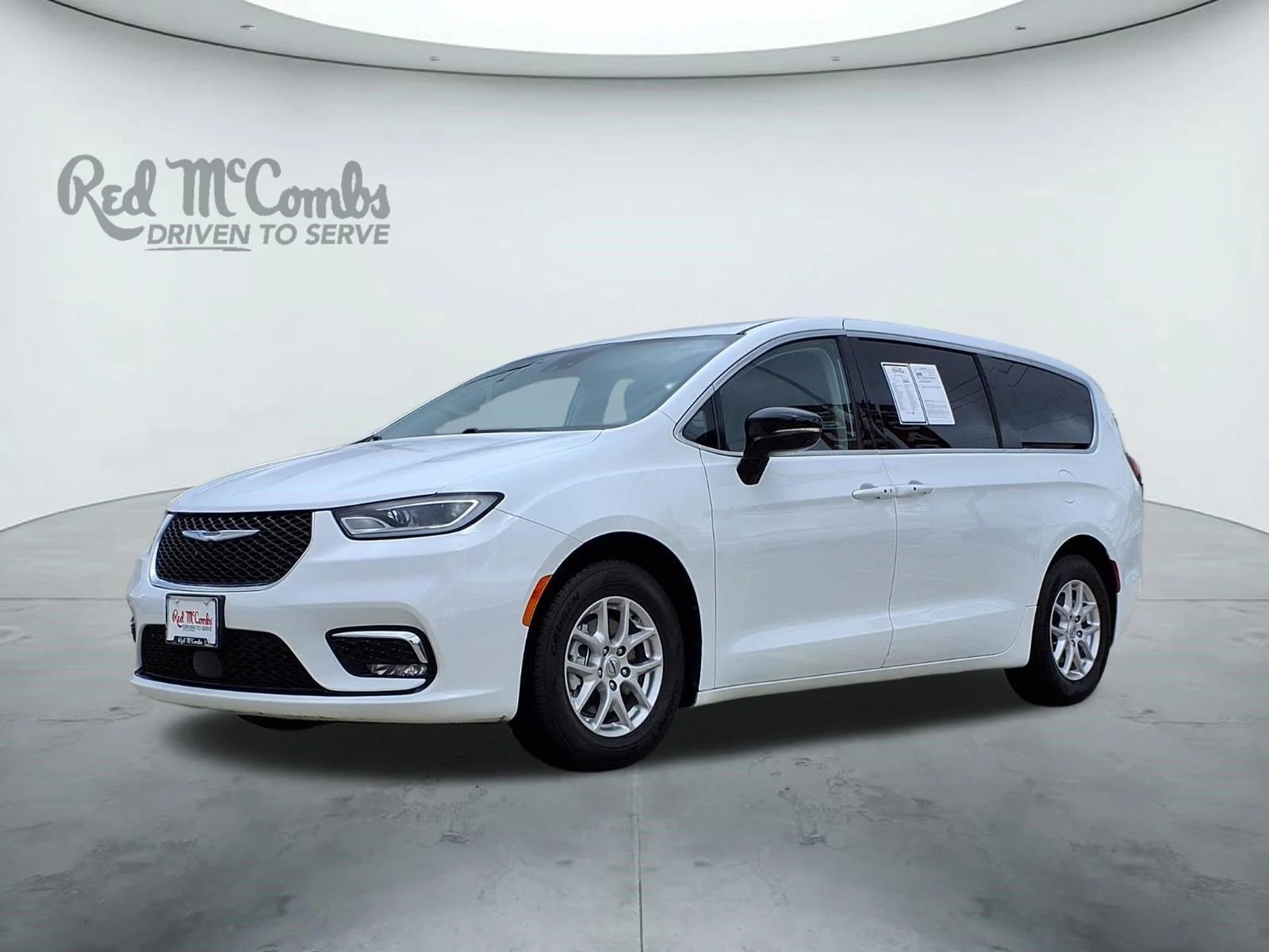 2024 Chrysler Pacifica Touring L's photo