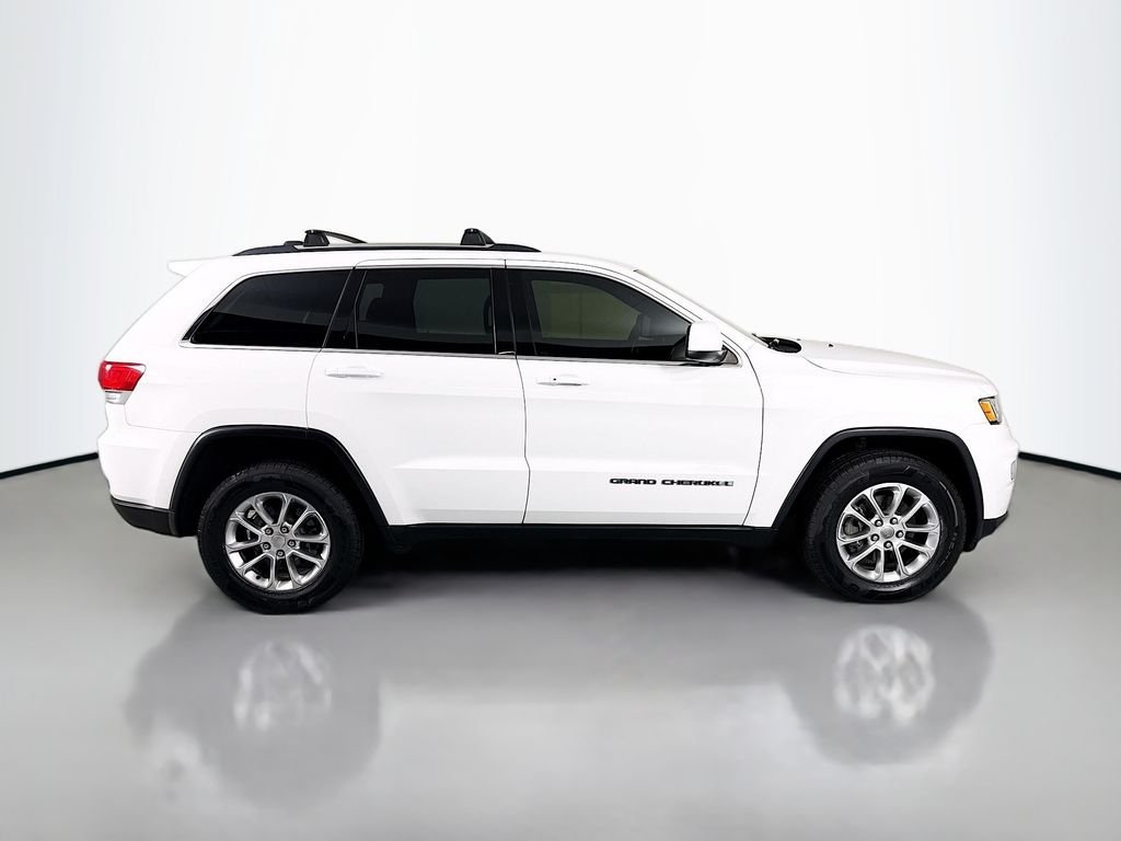 Used 2017 White Jeep Laredo image 8