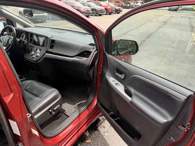 Used 2017 Salsa Red Pearl Toyota SE Premium 8-Passenger image 15