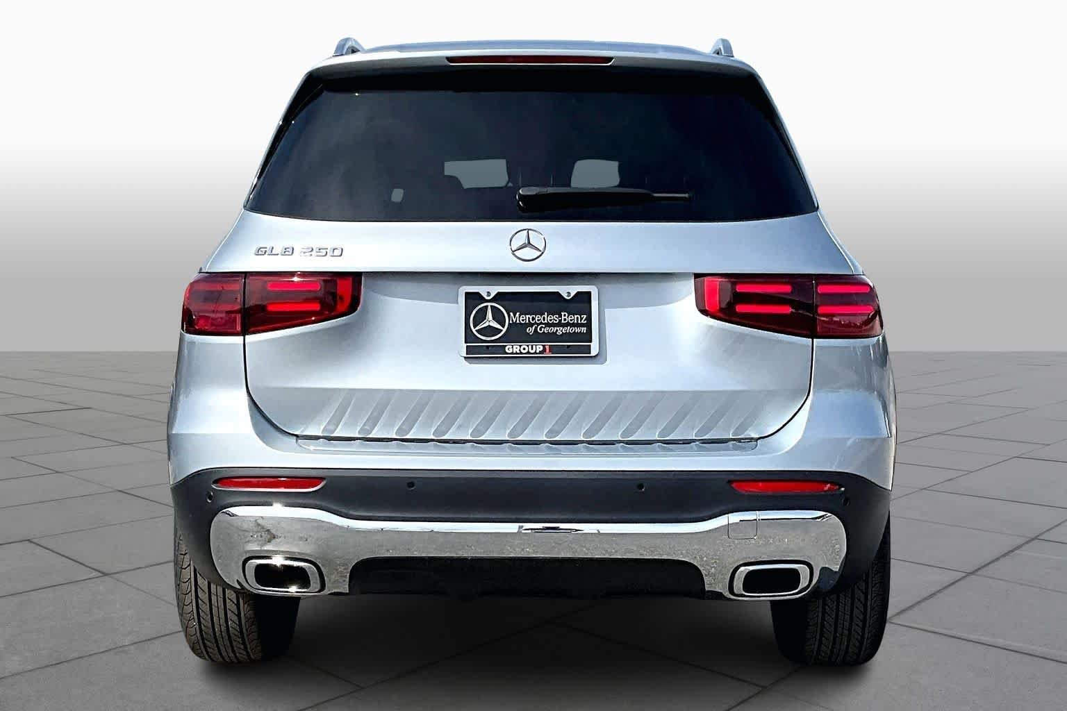 Used 2026 Cirrus Silver Metallic Mercedes-Benz GLB 250 image 5