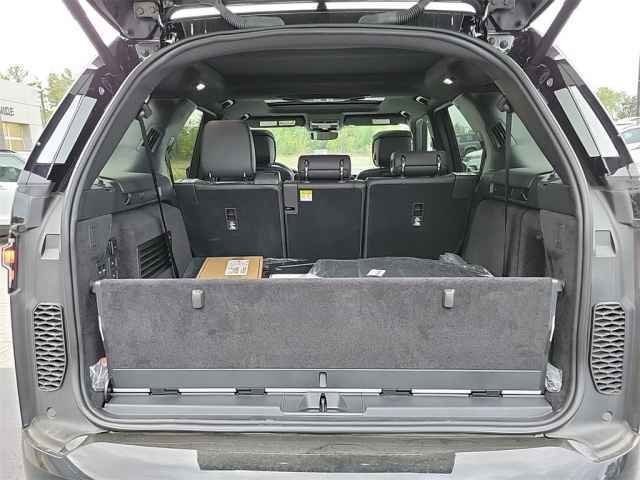 New 2024 Santorini Black Land Rover Metropolitan Edition image 16