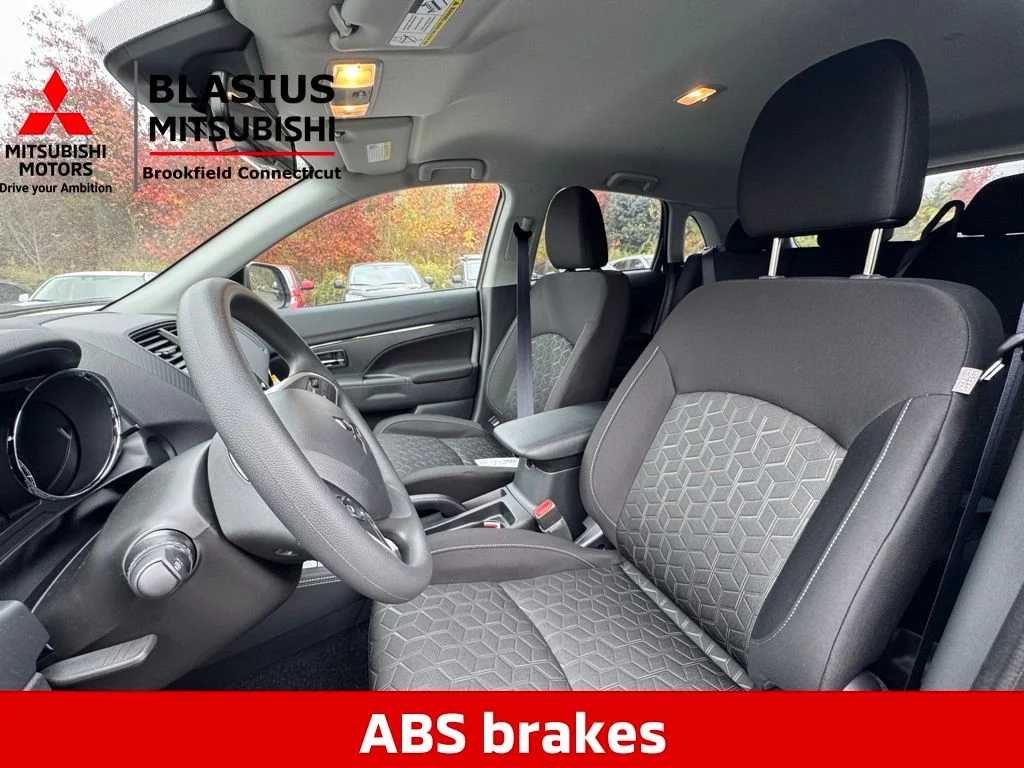 New 2025 Silver Mitsubishi 2.0 ES image 9