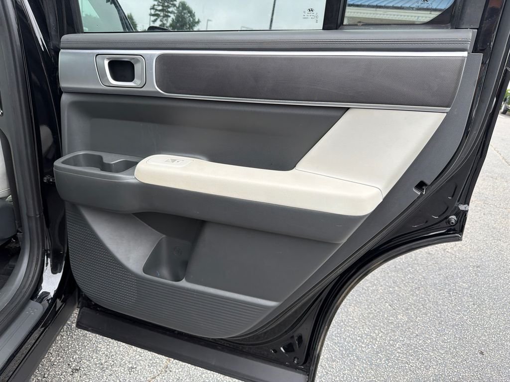 2025 Hyundai Santa Fe SE - Photo 16
