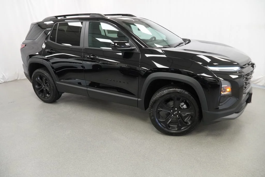 New 2027 Mosaic Black Metallic Chevrolet LT image 6