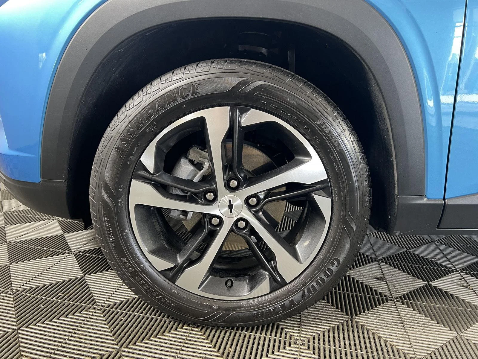 Used 2025 Marina Blue Metallic Chevrolet 1RS image 29