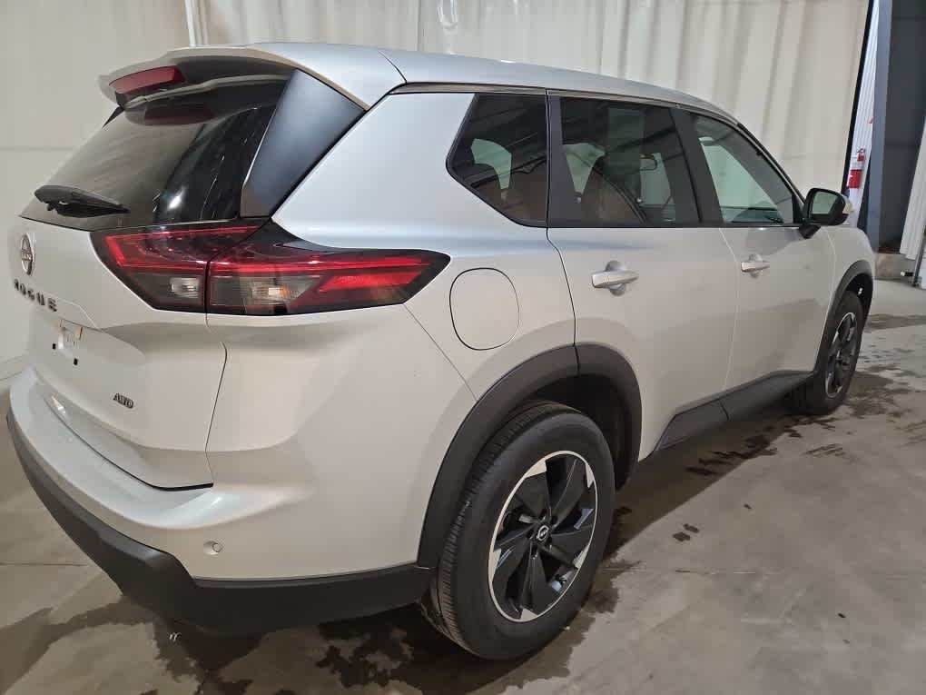 2025 Nissan Rogue SV - Photo 6