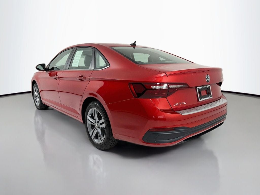 Used 2023 Kings Red Metallic Volkswagen SE Automatic image 5