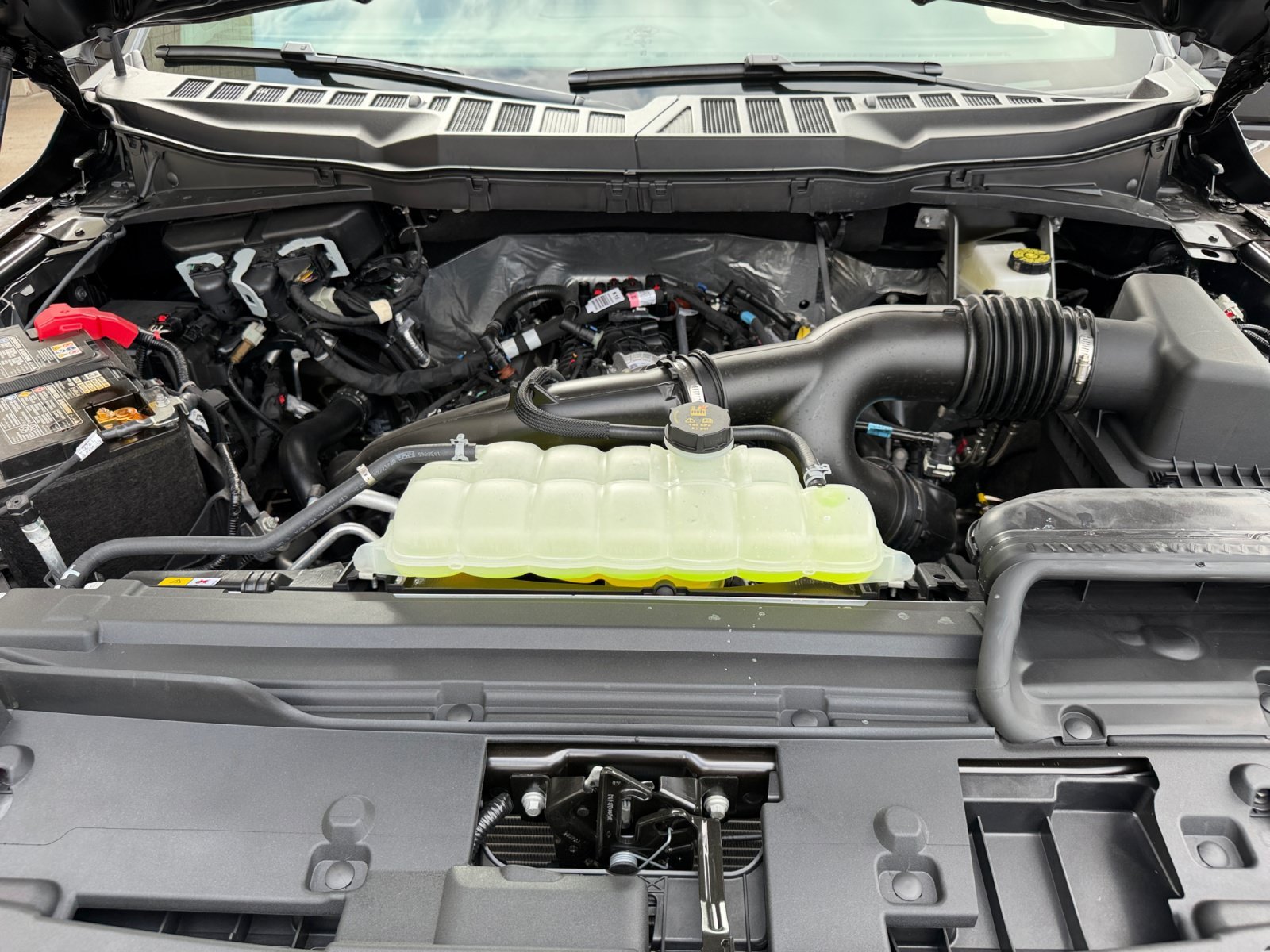 New 2026 Carbonized Gray Metallic Ford XLT image 20