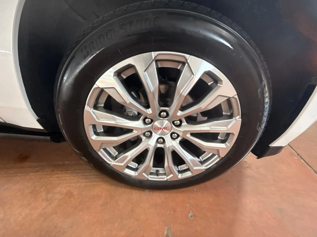 Used 2024 White GMC Denali image 11