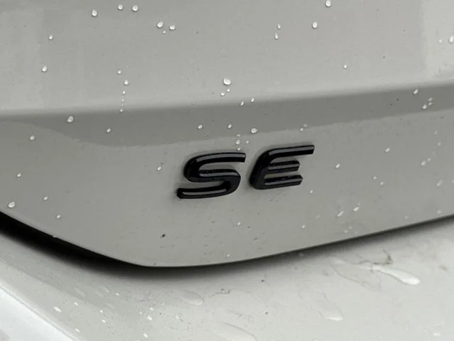 Used 2026  Volkswagen SE R-Line Black image 13