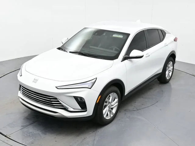 Used 2025 Summit White Buick Preferred image 31