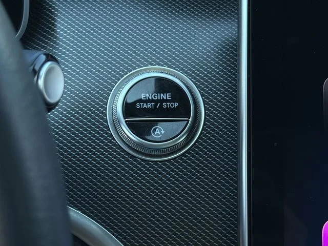 Used 2025  Mercedes-Benz C 300 image 25