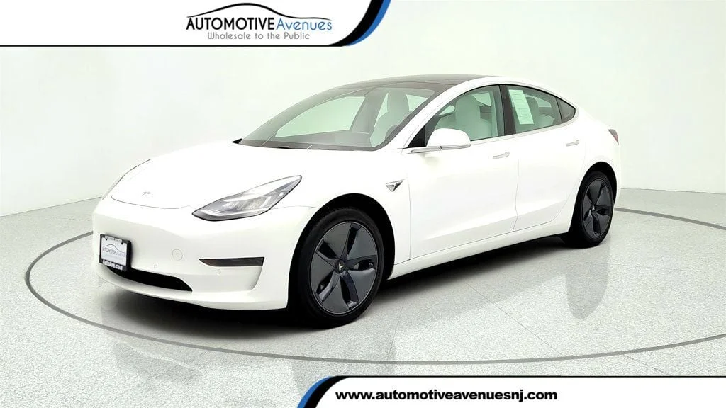 2020 Tesla Model 3 Standard Range Plus's photo