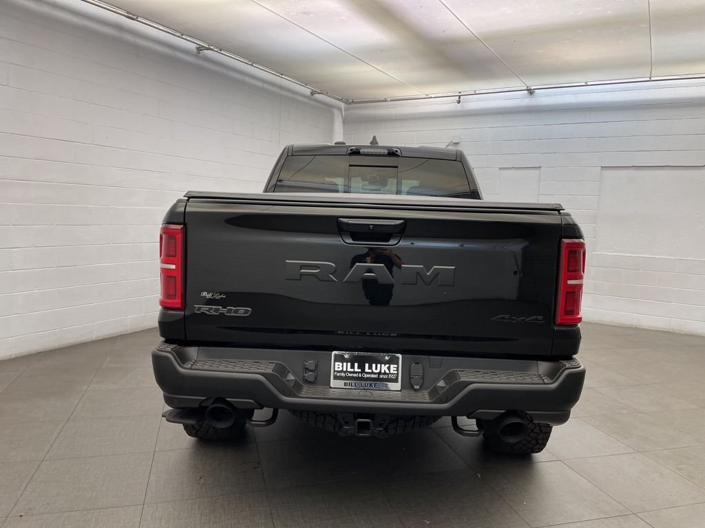 New 2026 Diamond Black Crystal Pearl-Coat Exterior Paint RAM RHO image 4