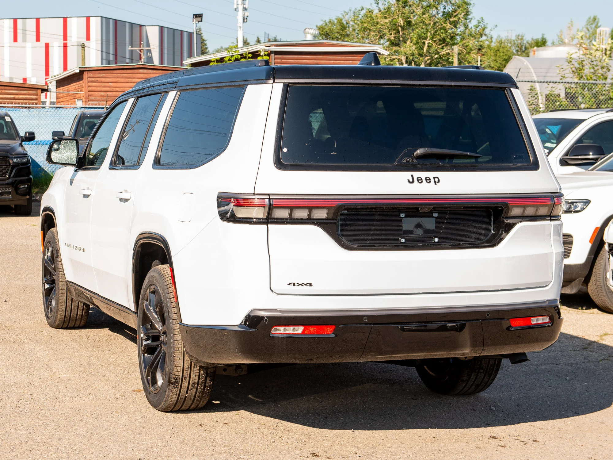 New 2026 White Jeep Summit Obsidian* image 4