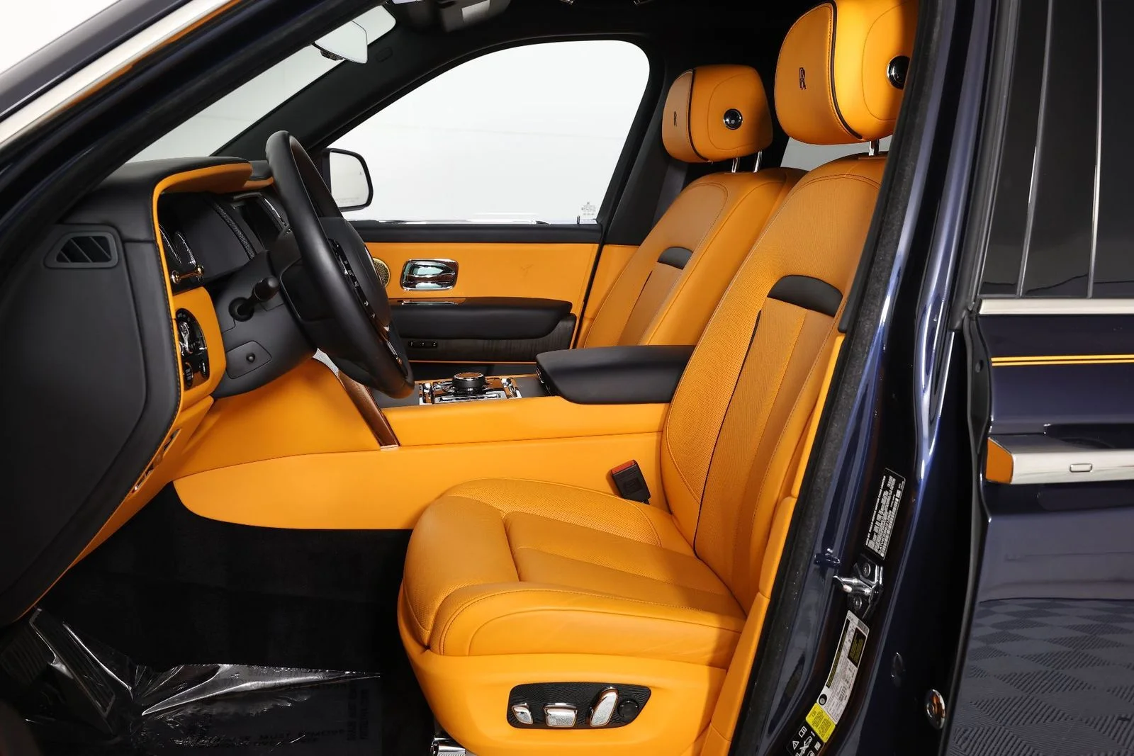 Certified Used 2022 Midnight Rolls-Royce  image 5