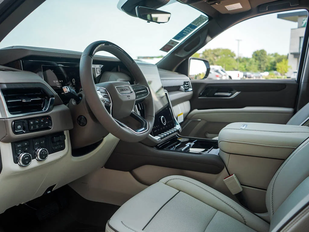 2026 GMC Yukon XL Denali - Photo 18