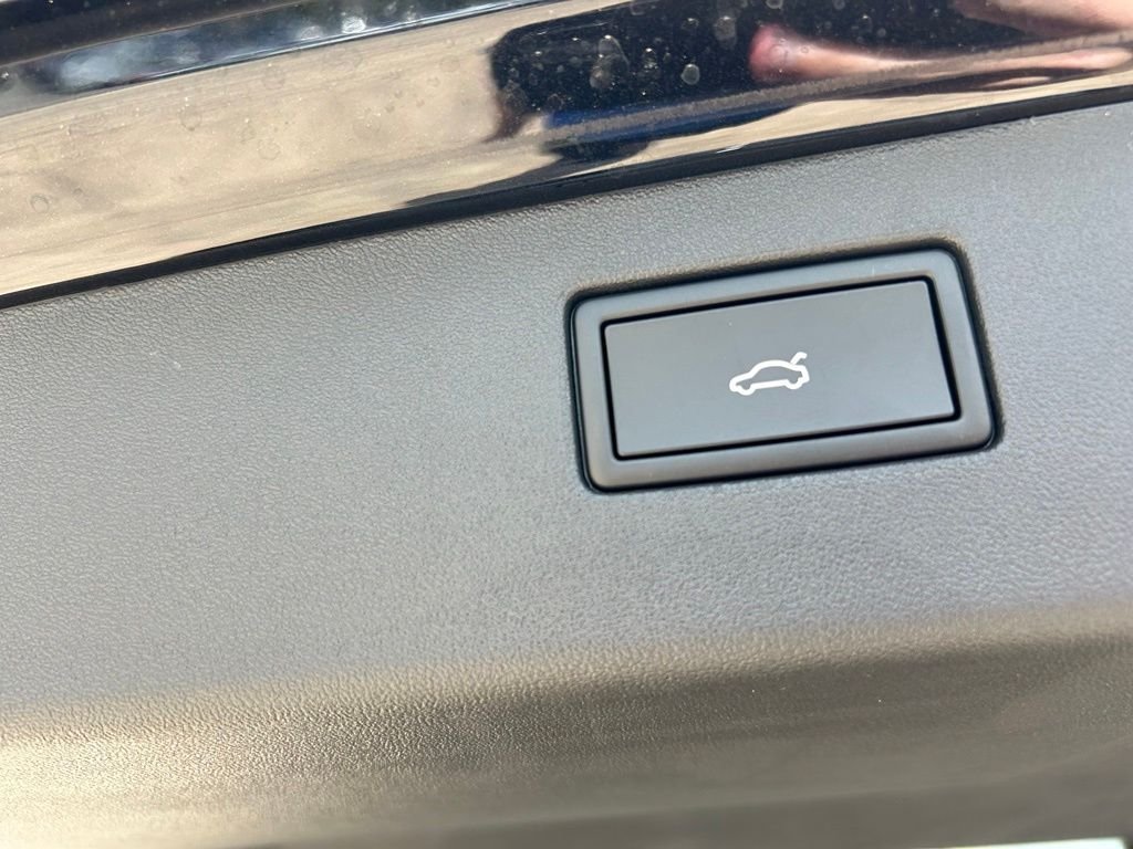 New 2026 Black Volkswagen 2.0T SE image 44