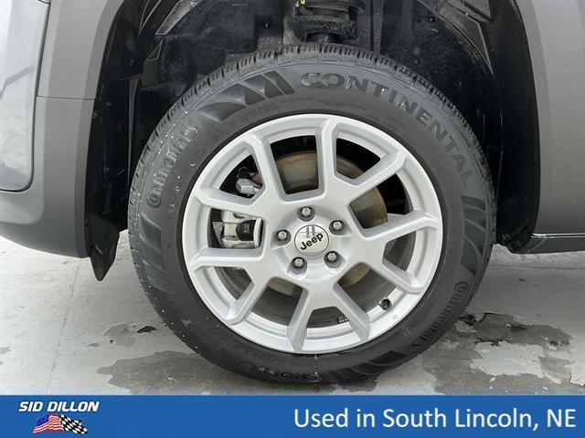 Used 2022 Graphite Gray Jeep Latitude image 18
