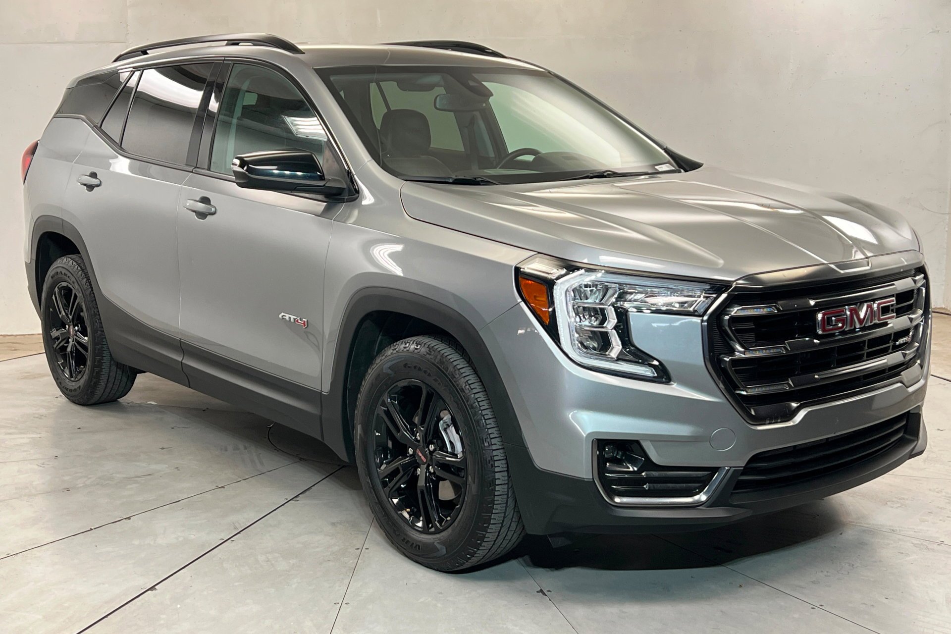 Used 2023 Sterling Metallic GMC AT4 image 8