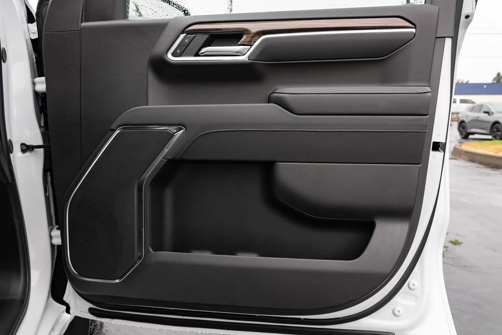 New 2026 Summit White Chevrolet LT image 28