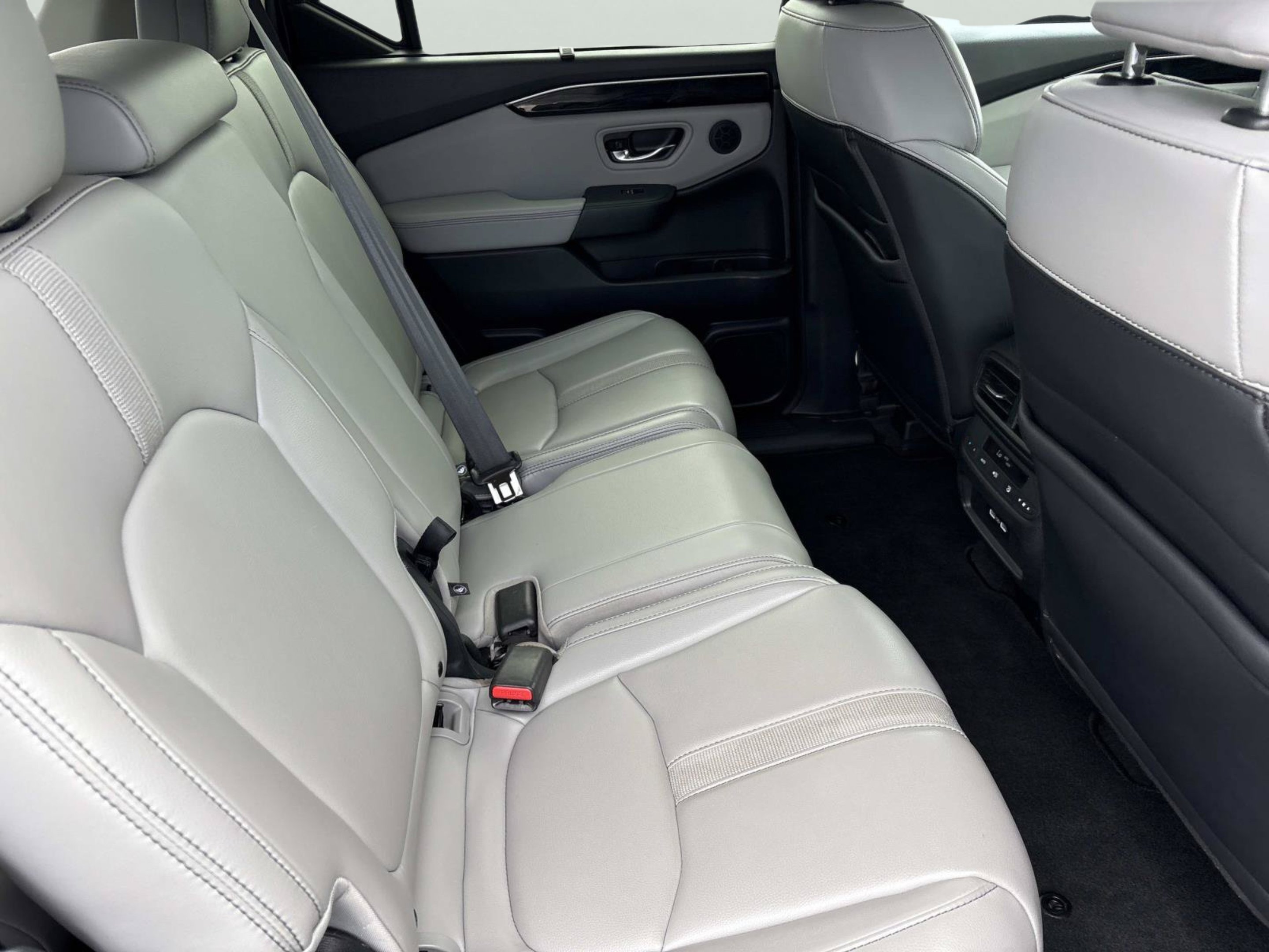 2023 Honda Pilot Touring - Photo 19