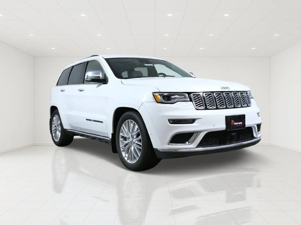 Used 2017 White Jeep Summit image 1