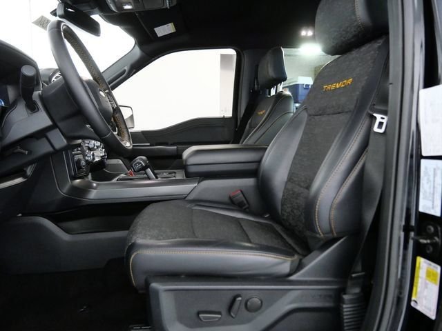 Certified Used 2025  Ford Tremor image 19