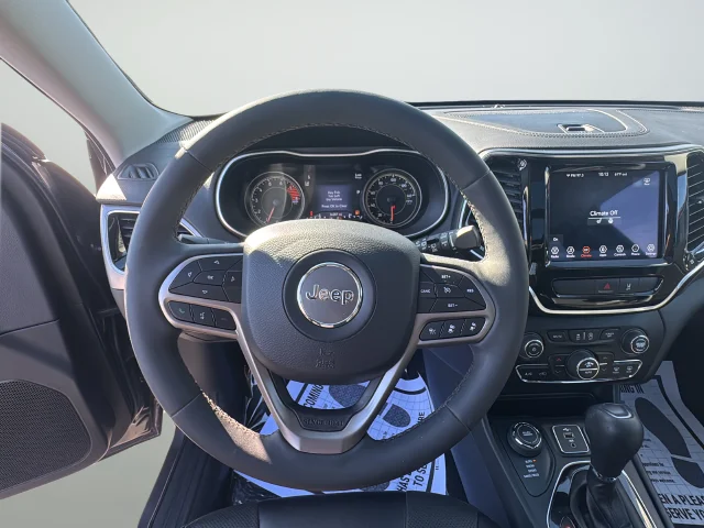 Used 2022 Gray Jeep Limited image 31