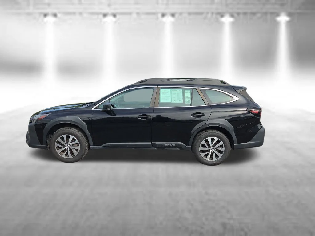 Used 2023 Black Subaru 2.5i image 9