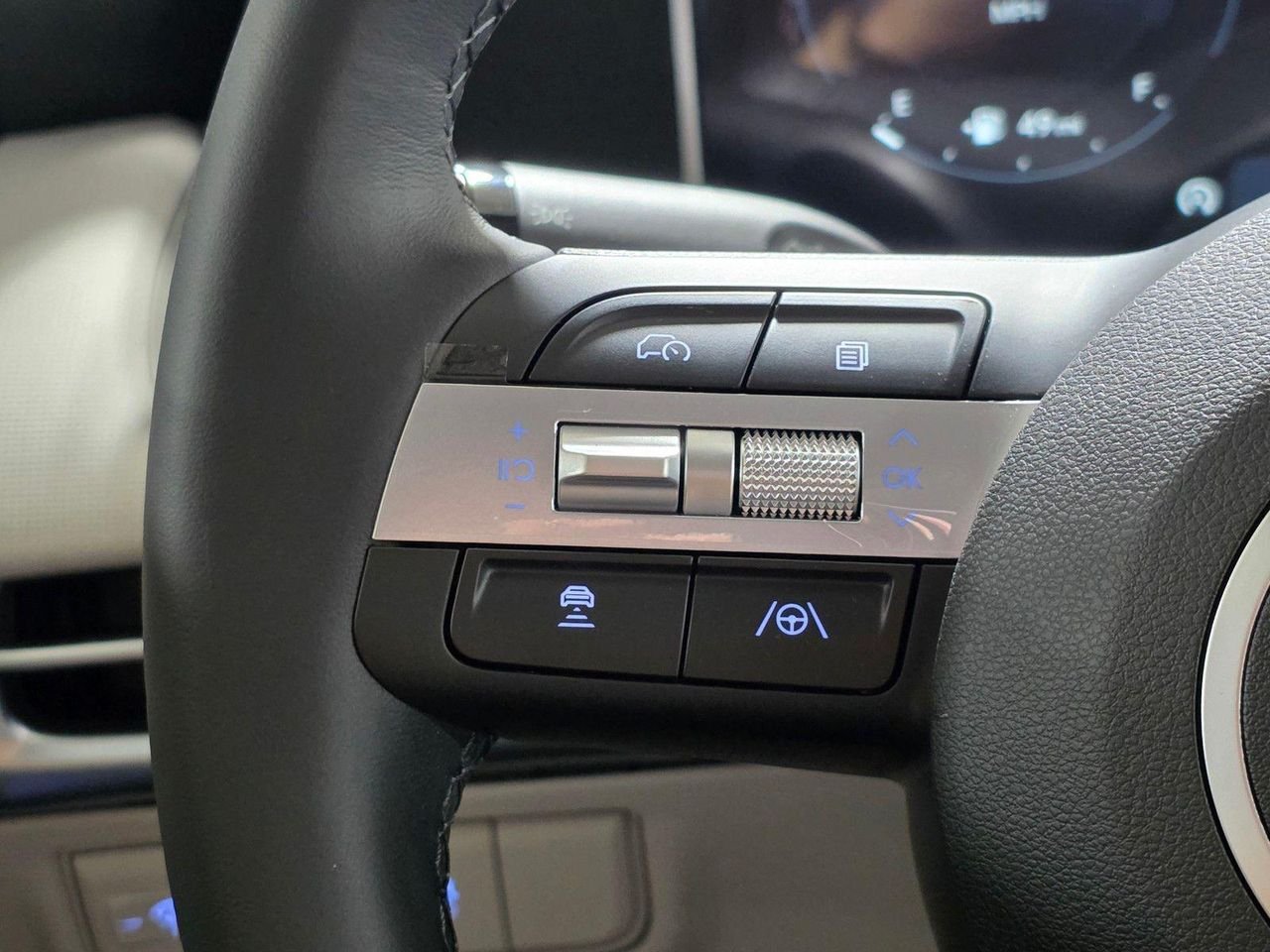New 2026 Shimmering Silver Hyundai SEL Premium FWD image 32