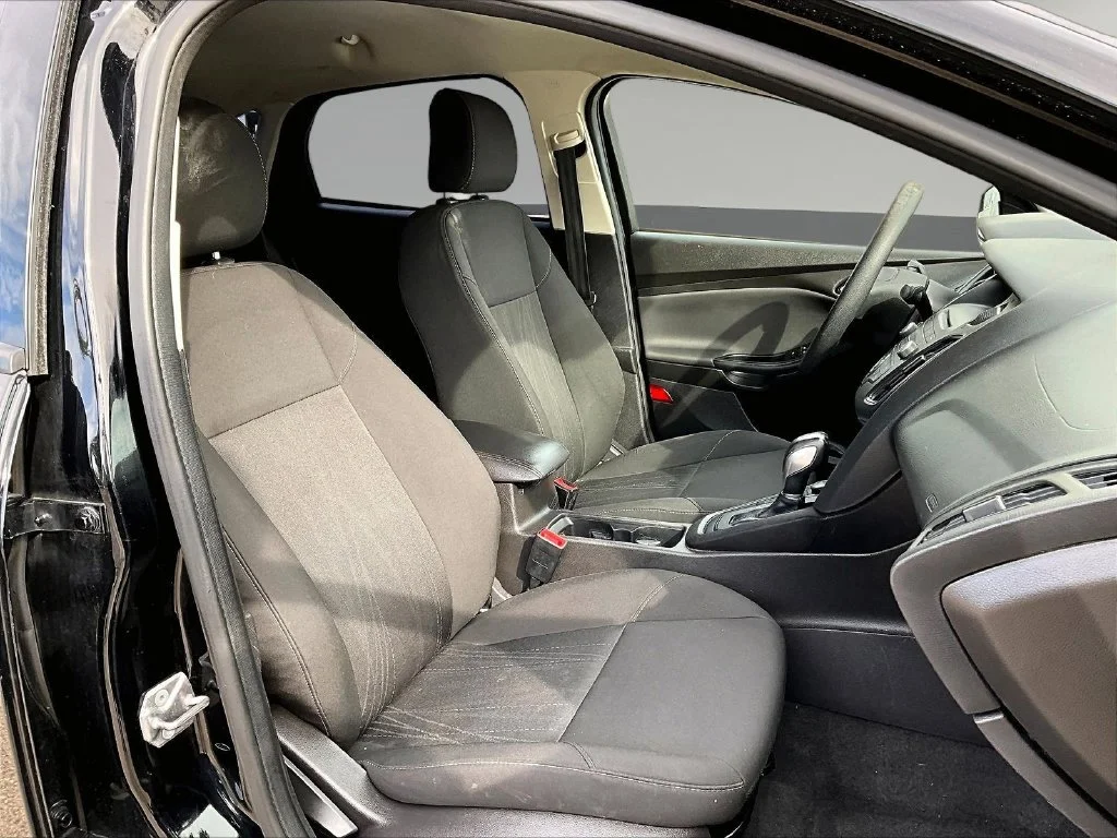 Used 2016 Black Ford SE image 33