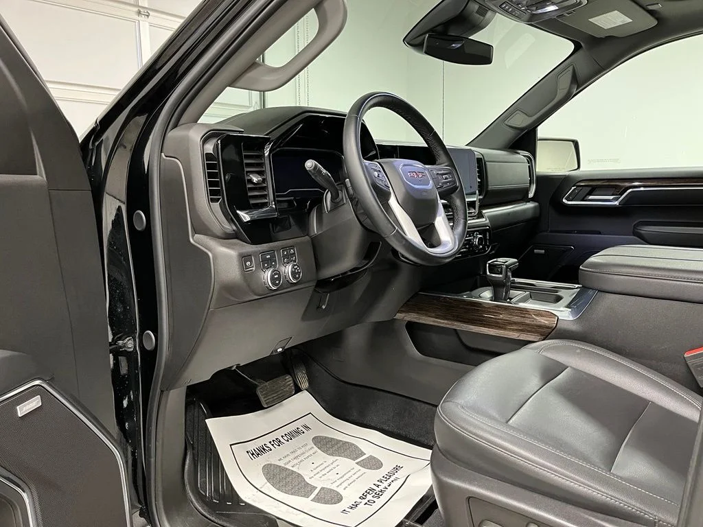 Used 2024 Black GMC Elevation image 20
