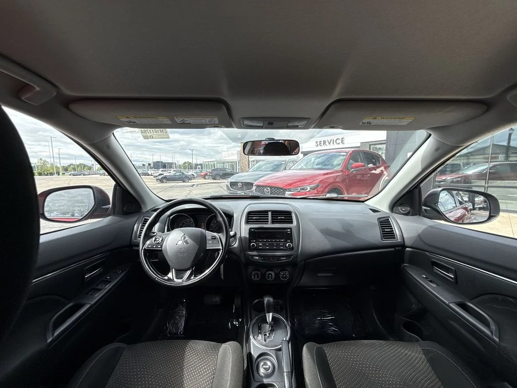 Used 2016  Mitsubishi ES image 19