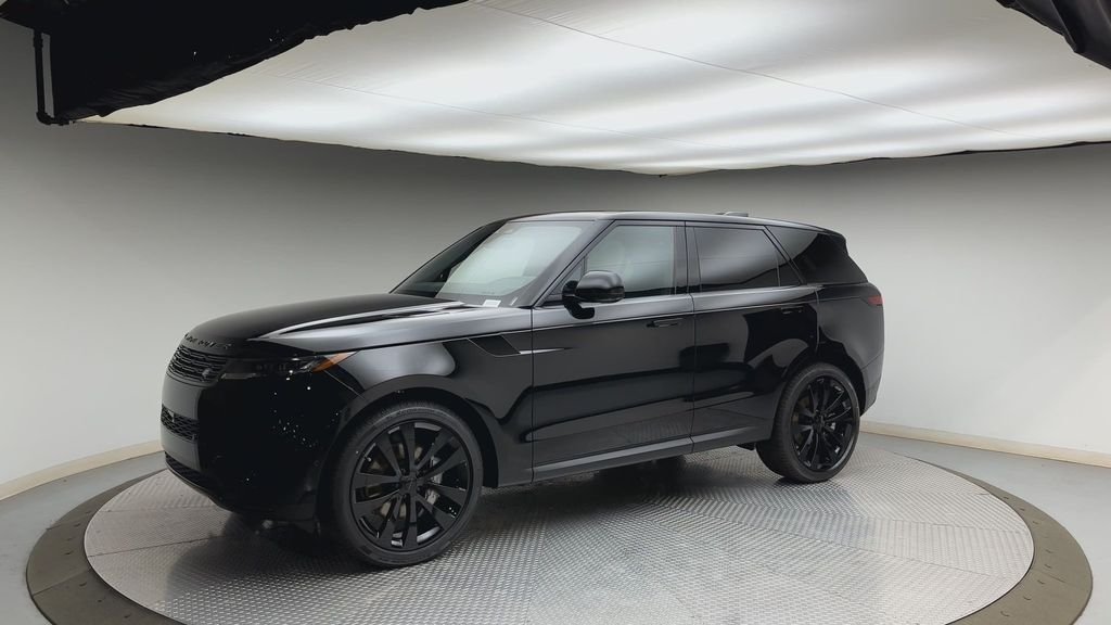 New 2026 Santorini Black Metallic Land Rover SE image 6