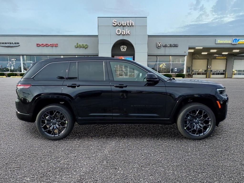 New 2026 Diamond Black Crystal Pearl-Coat Exterior Paint Jeep Summit image 2