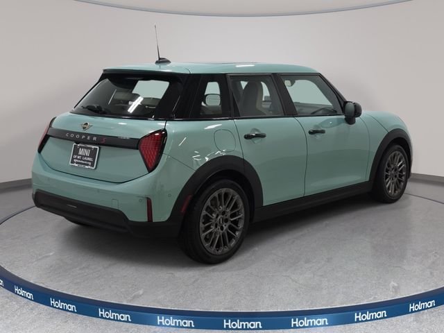 Used 2026 Green MINI Iconic image 6
