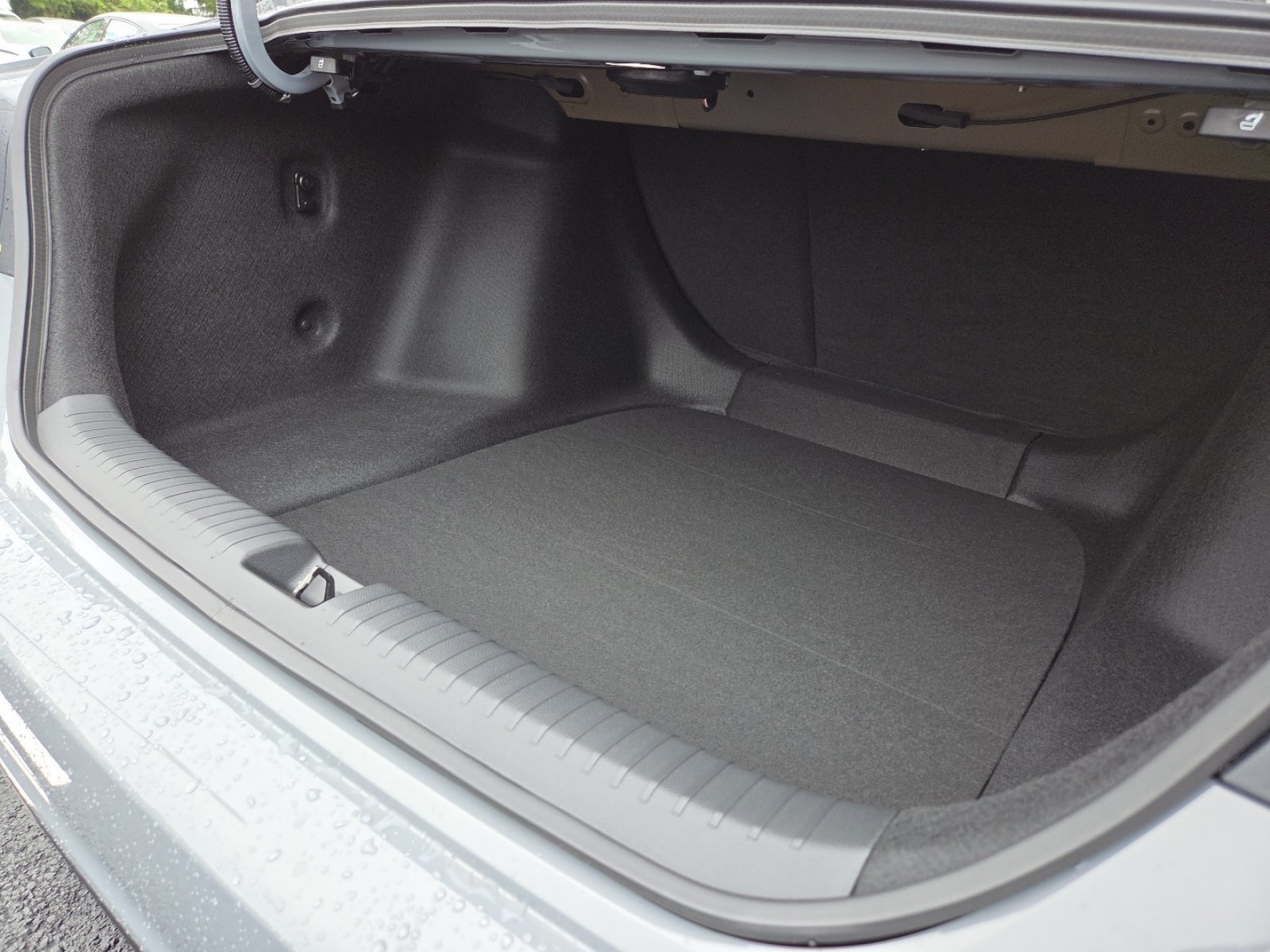 New 2026 Urban Gray Pearl Honda Touring image 25