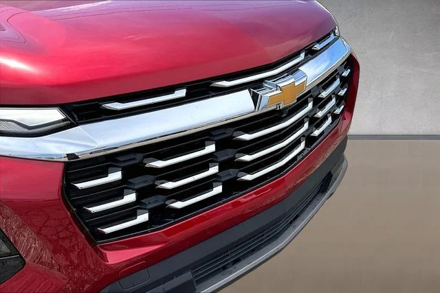 Used 2025 Red Chevrolet LT image 27